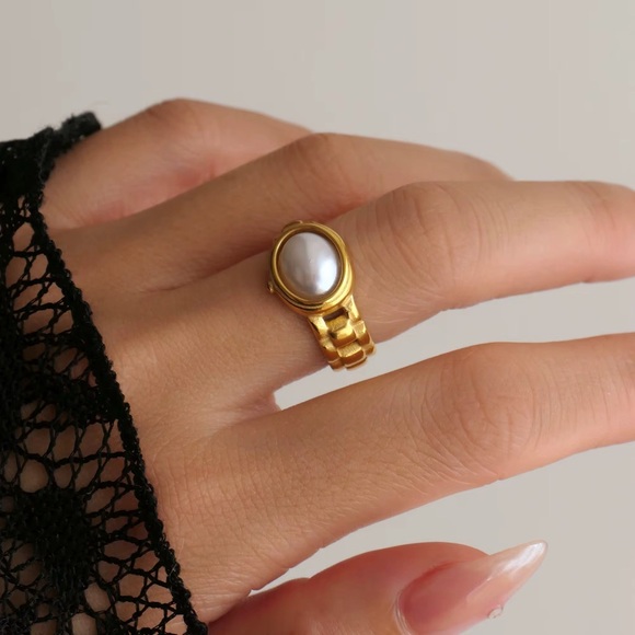 Size 7 | 18K Gold Plated Oval Pearl Watch ring - Picture 3 of 6